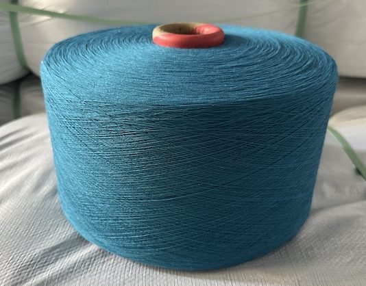 Пряжа смесовая (30% ПЭ, 70% Хл.) Nm 34/1 синий производства для носков